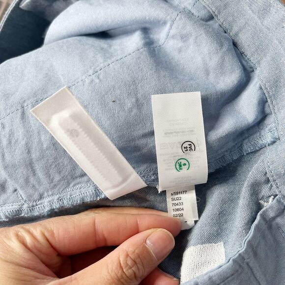 New LOFT Size 2 Blue Star Print The Washed Twill Short 4" Inseam Chambray - Picture 9 of 9